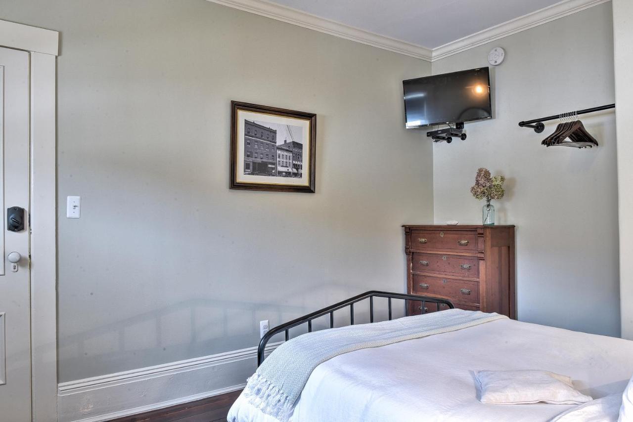 Hotel The Burrell House Keene Esterno foto